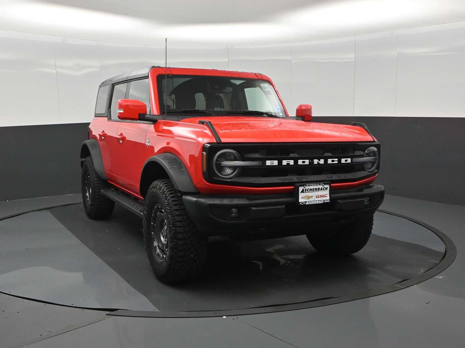 2024 Ford Bronco Outer Banks