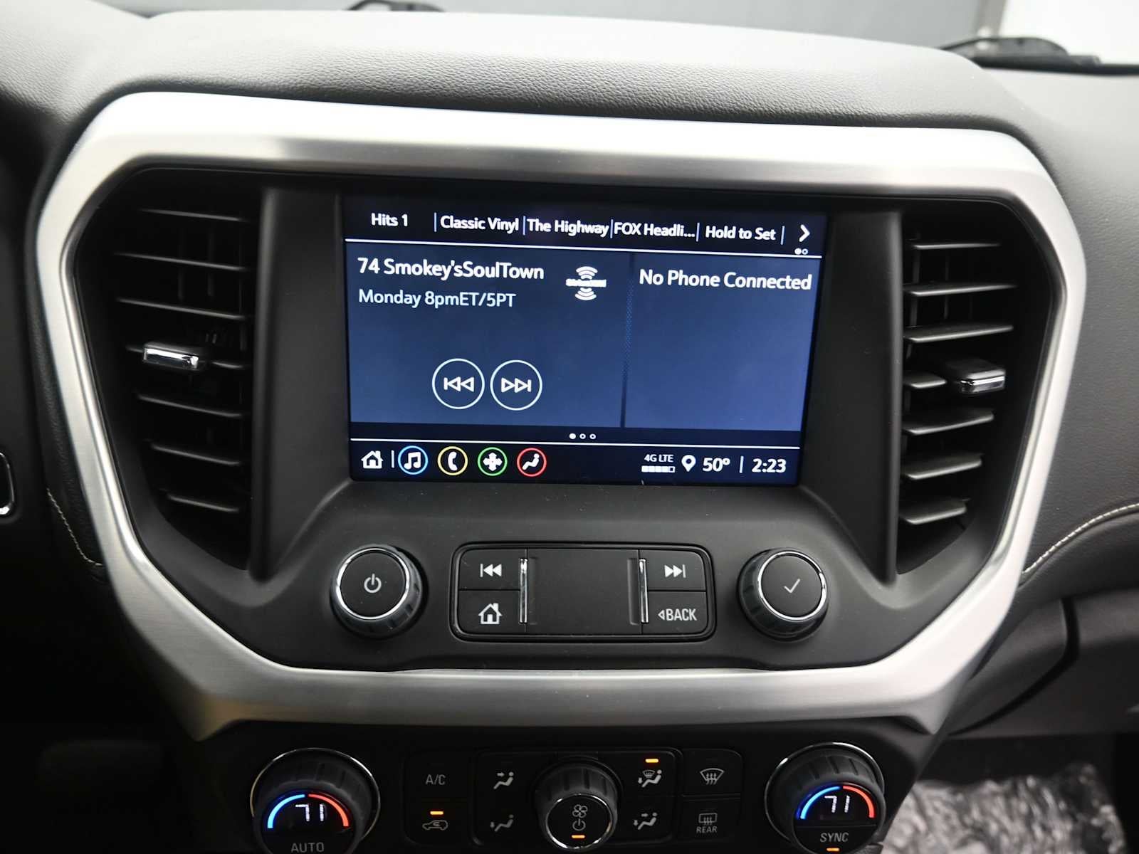 2023 GMC Acadia SLE