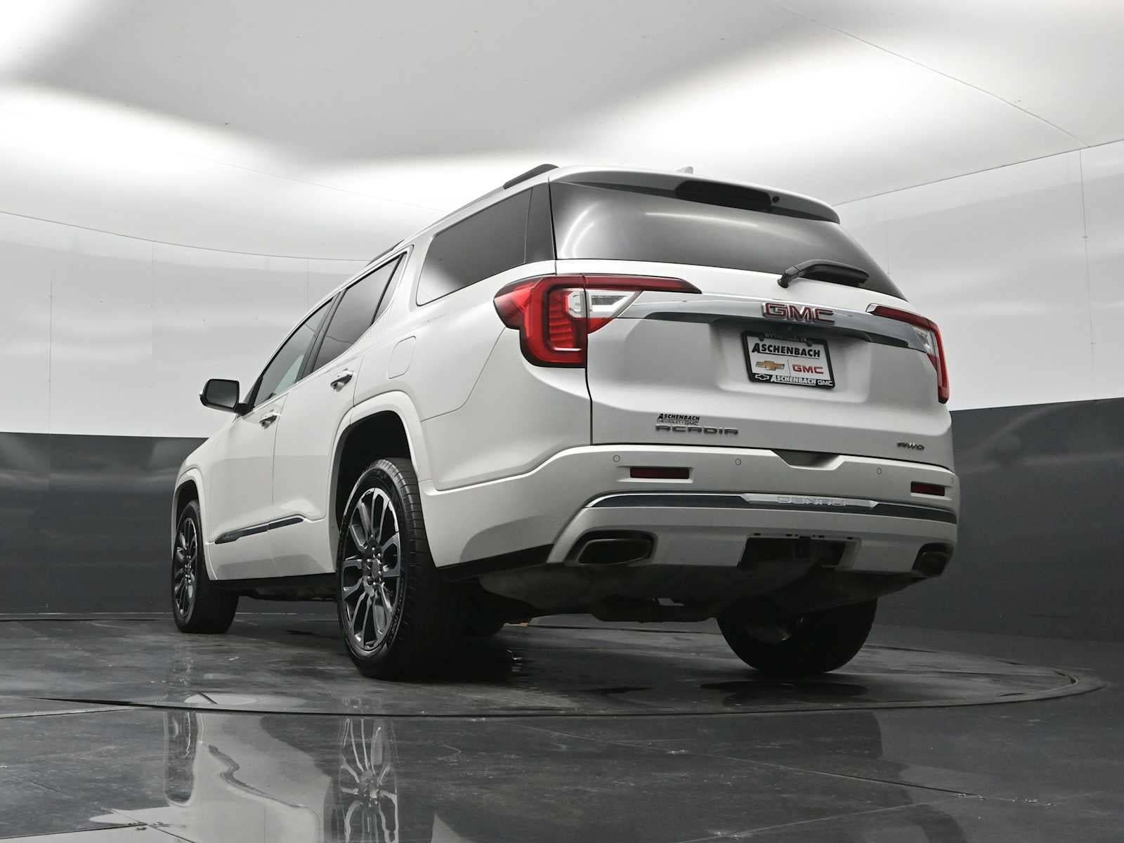 2020 GMC Acadia Denali