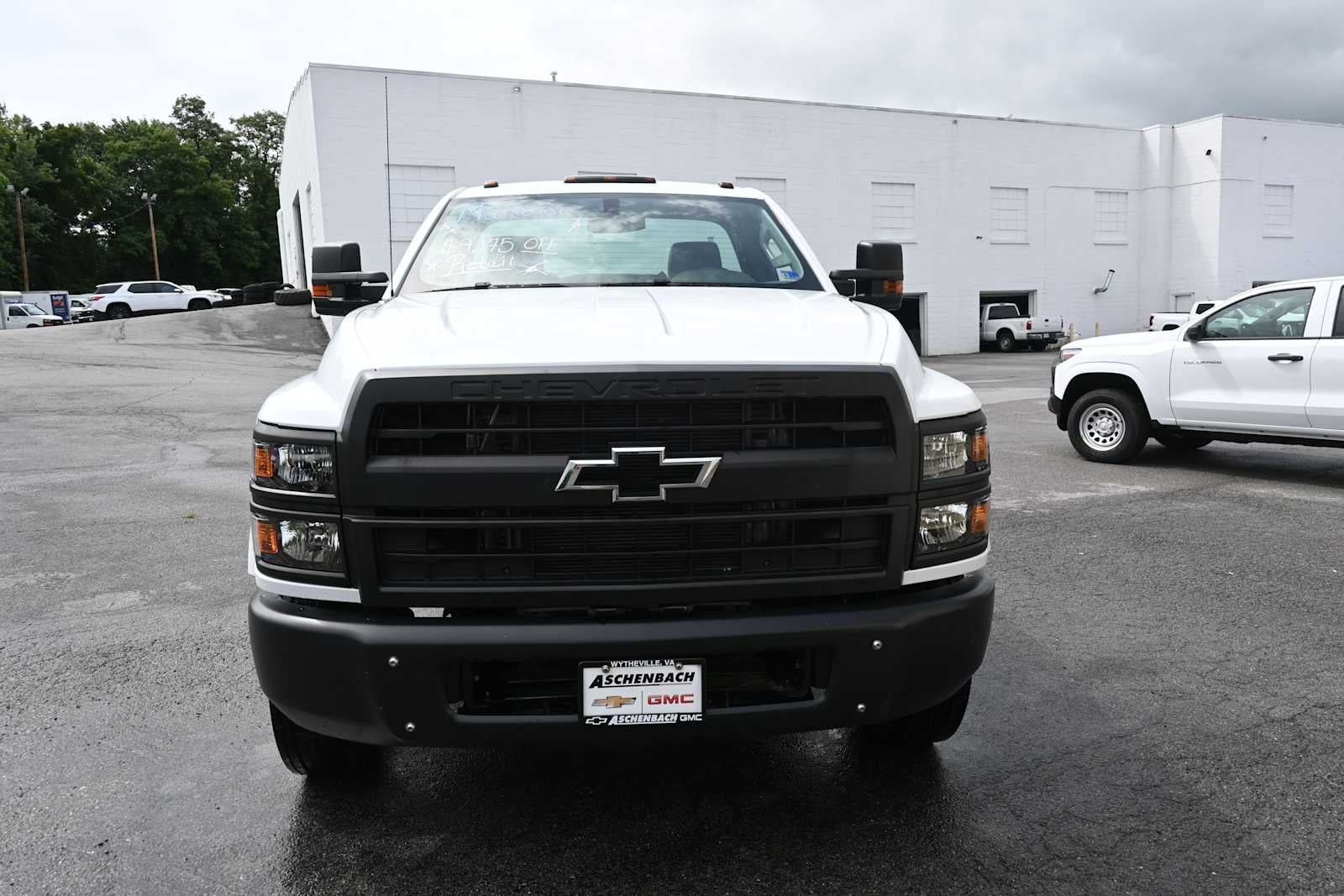 2023 Chevrolet Silverado 5500 HD Work Truck