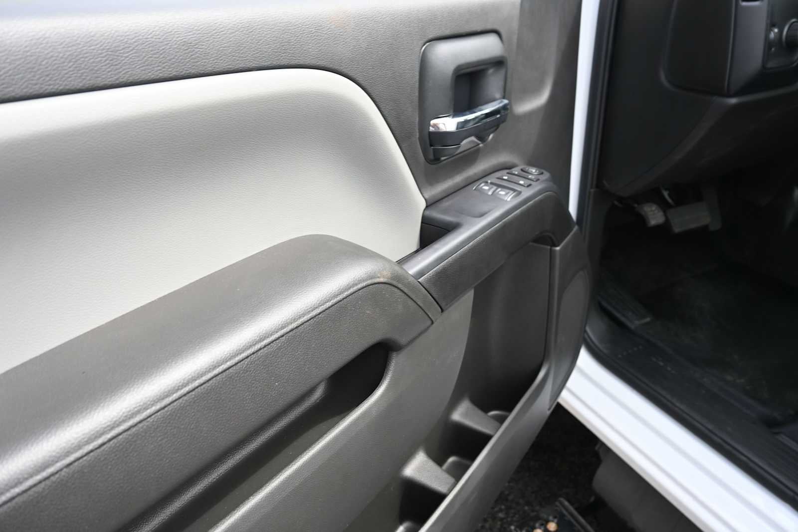 2023 Chevrolet Silverado 5500 HD Work Truck