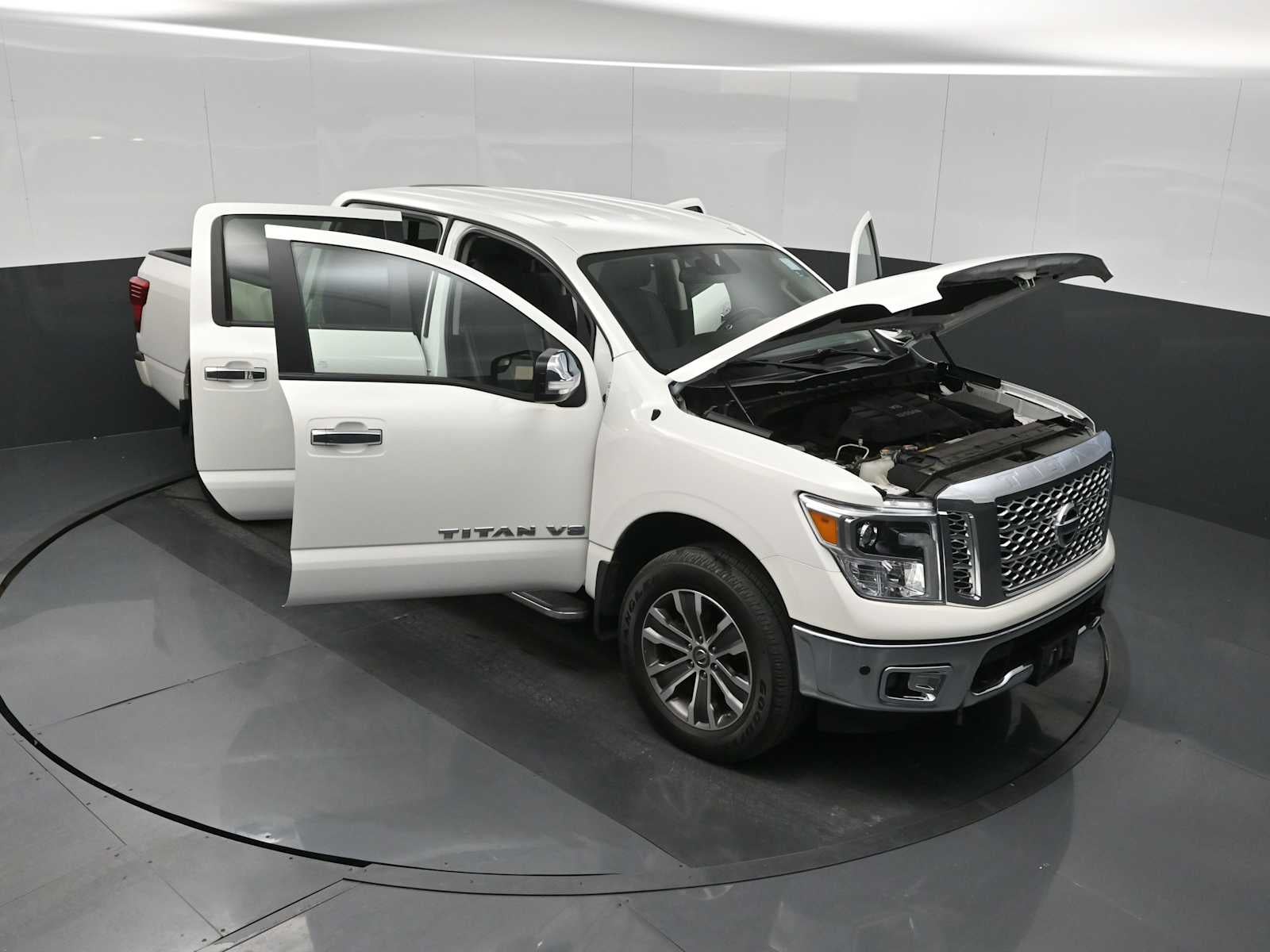 2019 Nissan Titan SL