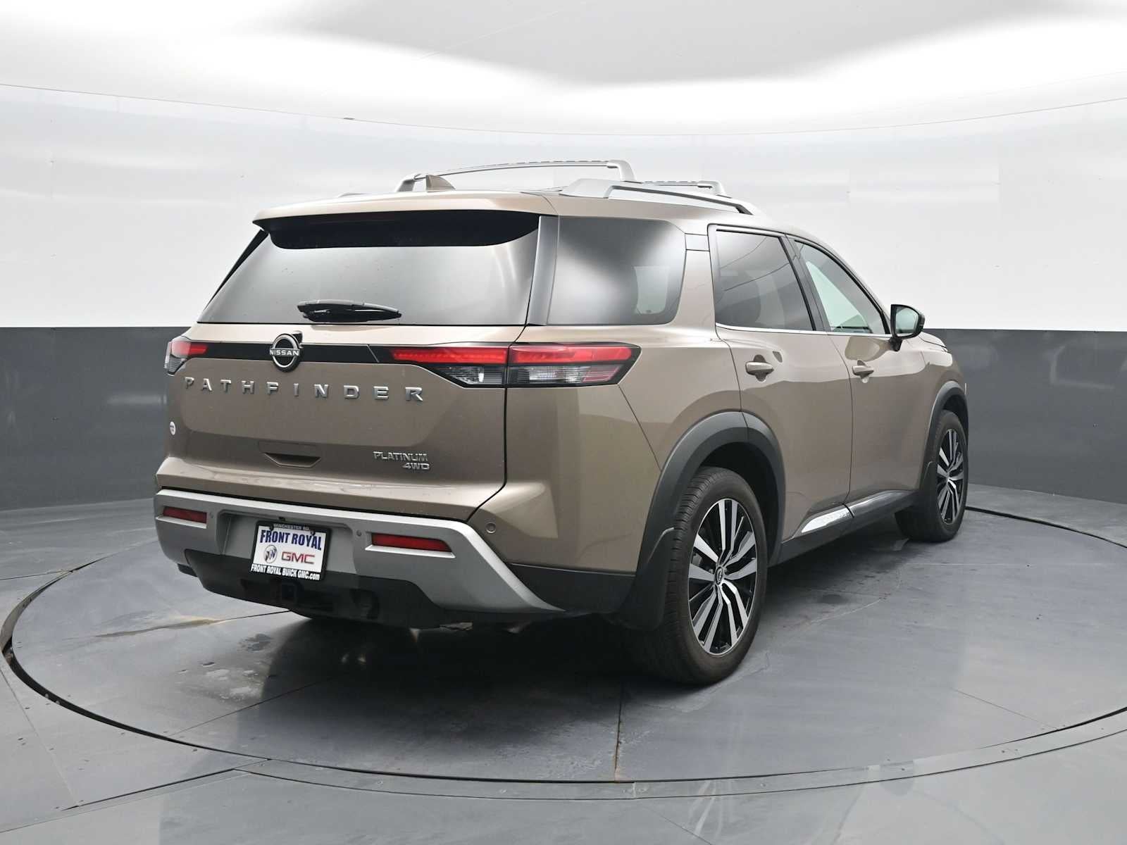 2023 Nissan Pathfinder Platinum
