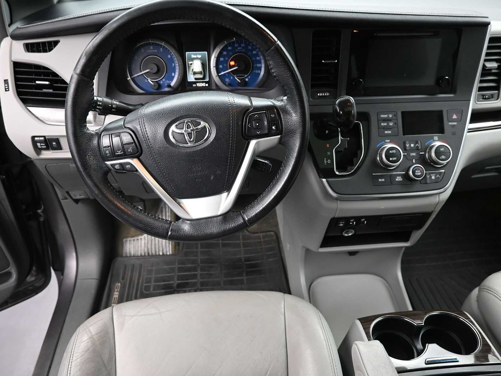 2015 Toyota Sienna XLE