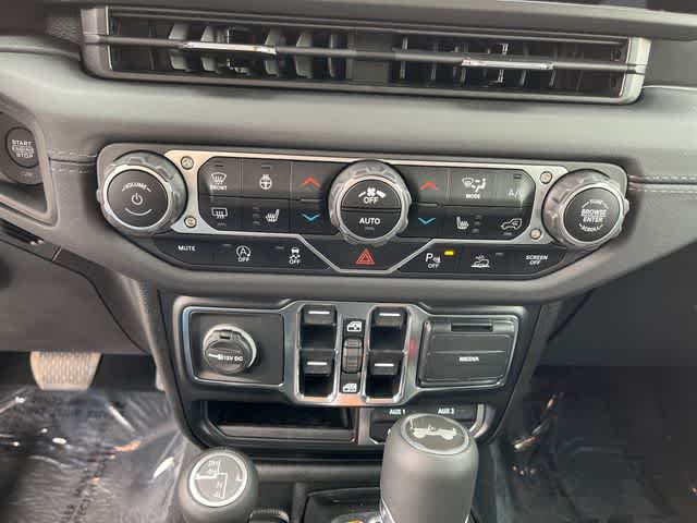 2024 Jeep Wrangler WRANGLER 4-DOOR SAHARA