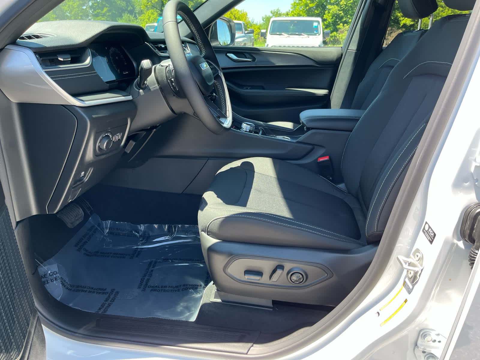 2026 Jeep Grand Cherokee GRAND CHEROKEE LAREDO 4X4