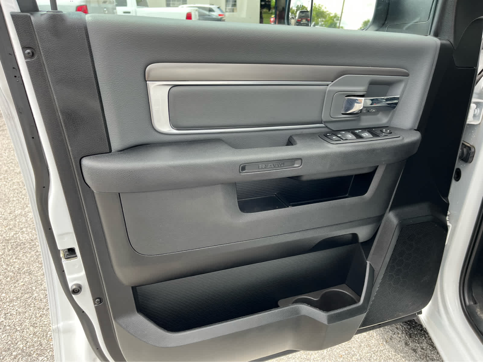 2023 RAM 1500 Classic SLT Crew Cab 4x4 5'7' Box
