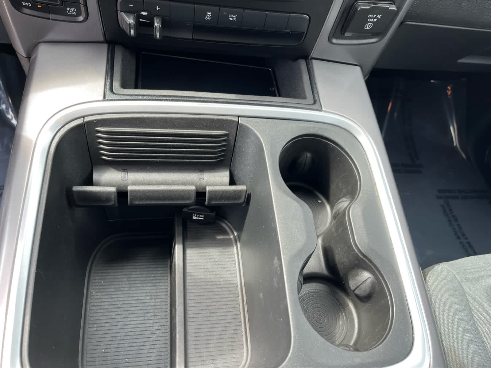 2023 RAM 1500 Classic SLT Crew Cab 4x4 5'7' Box