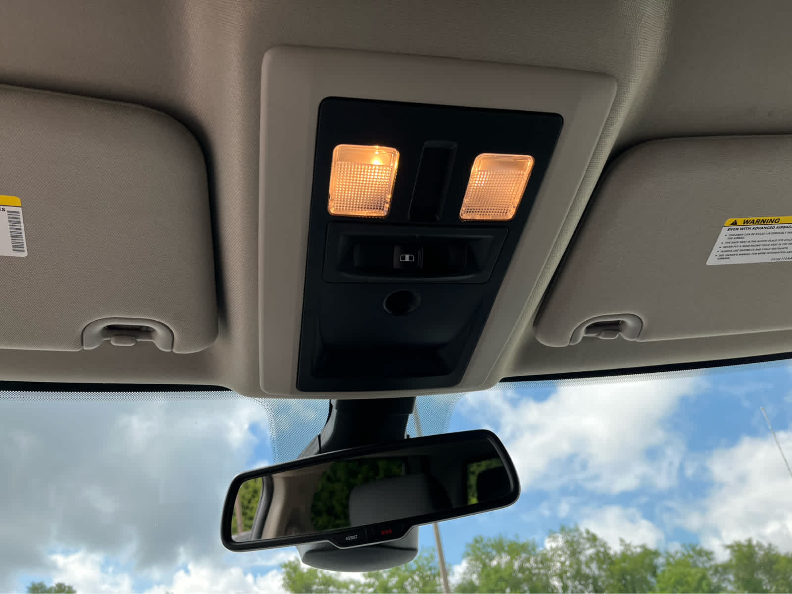 2023 RAM 1500 Classic SLT Crew Cab 4x4 5'7' Box