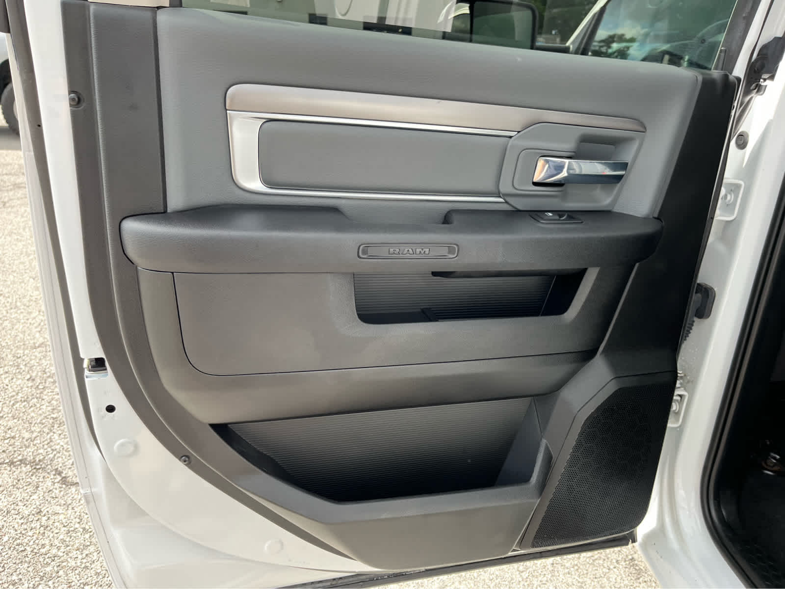 2023 RAM 1500 Classic SLT Crew Cab 4x4 5'7' Box