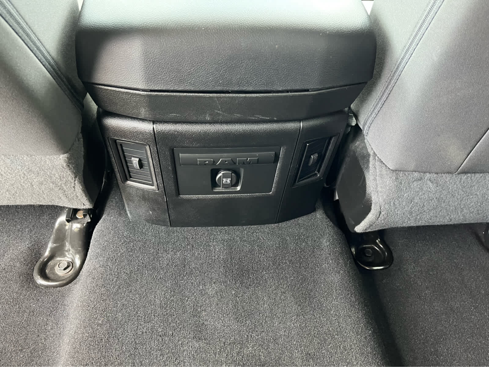 2023 RAM 1500 Classic SLT Crew Cab 4x4 5'7' Box