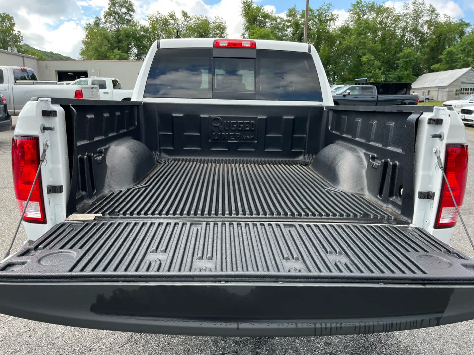 2023 RAM 1500 Classic SLT Crew Cab 4x4 5'7' Box