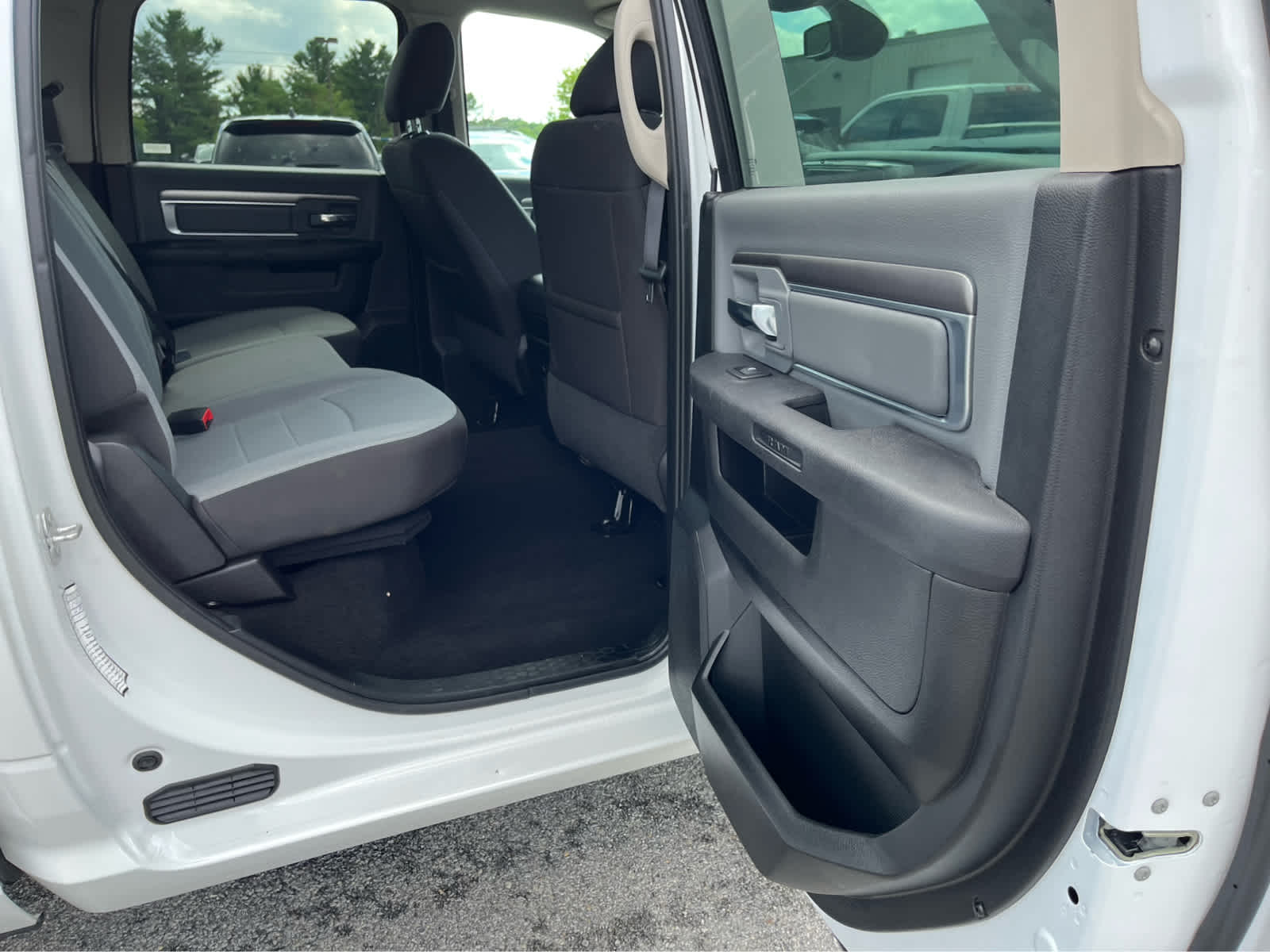 2023 RAM 1500 Classic SLT Crew Cab 4x4 5'7' Box