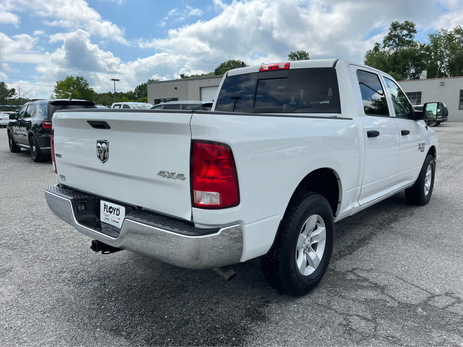 2023 RAM 1500 Classic SLT Crew Cab 4x4 5'7' Box