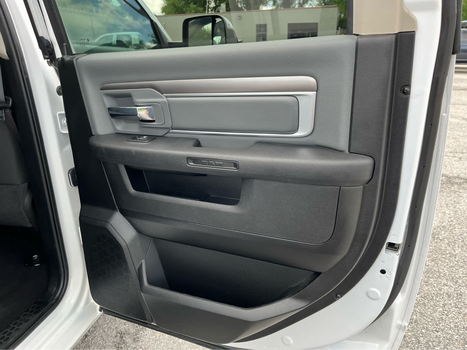 2023 RAM 1500 Classic SLT Crew Cab 4x4 5'7' Box
