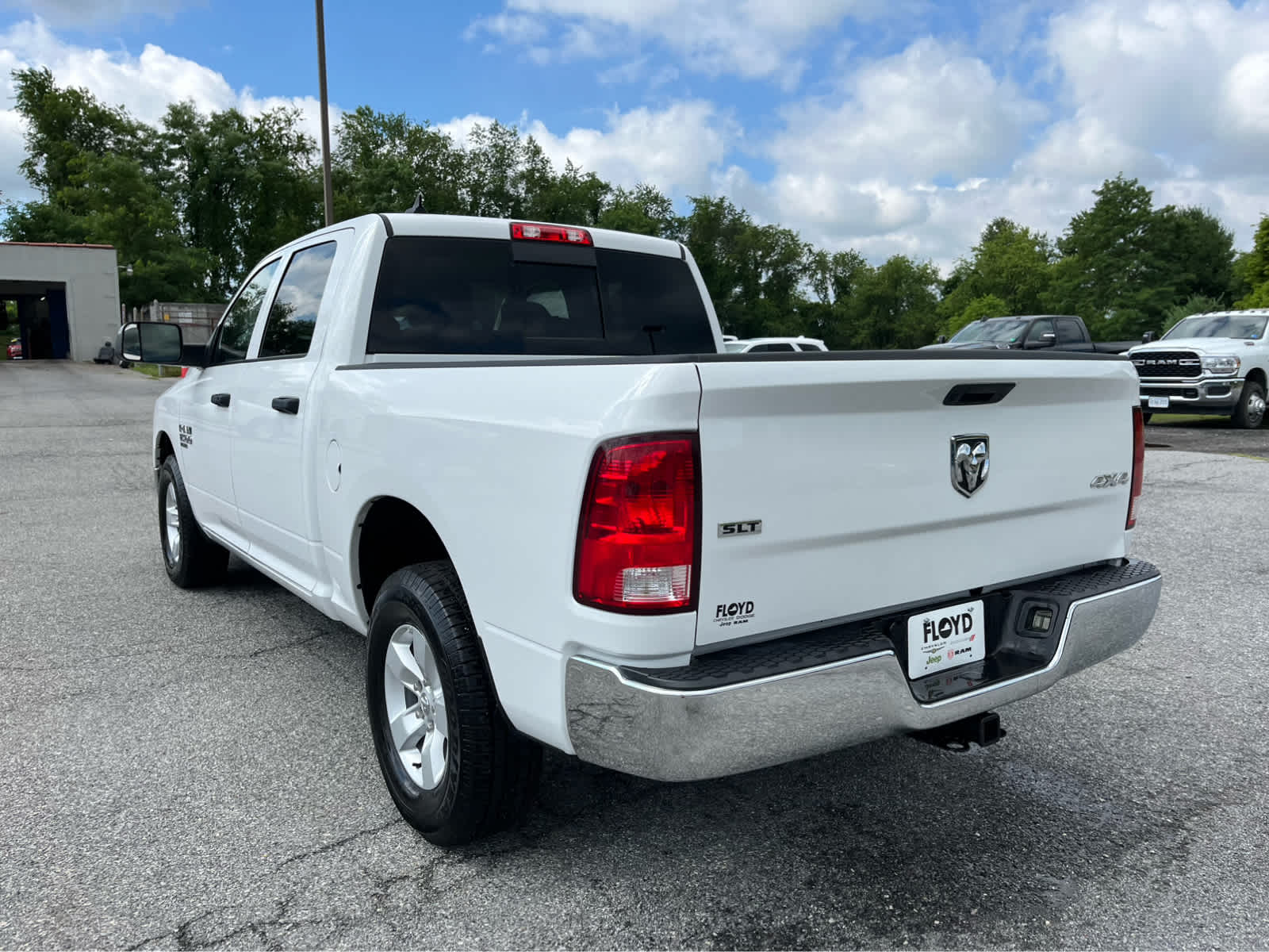 2023 RAM 1500 Classic SLT Crew Cab 4x4 5'7' Box