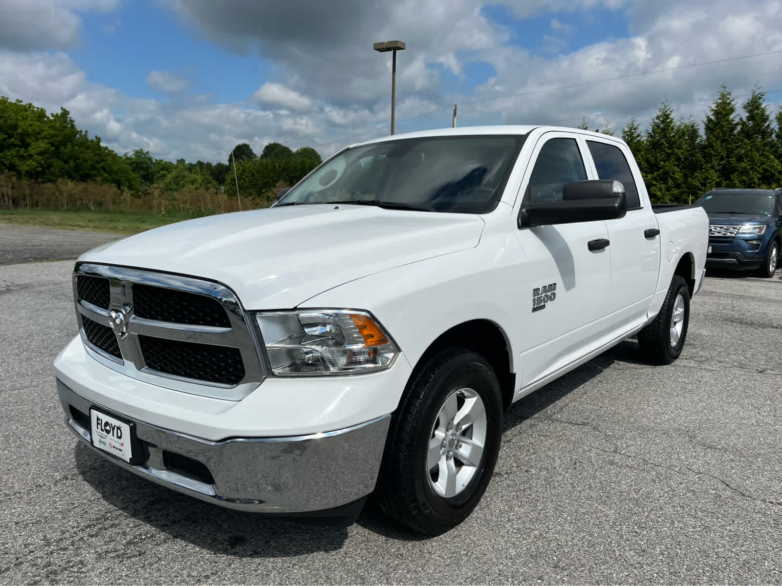 2023 RAM 1500 Classic SLT Crew Cab 4x4 5'7' Box