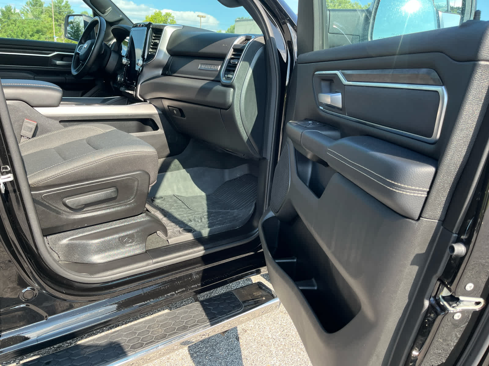 2024 RAM 1500 Big Horn Crew Cab 4x4 6'4' Box