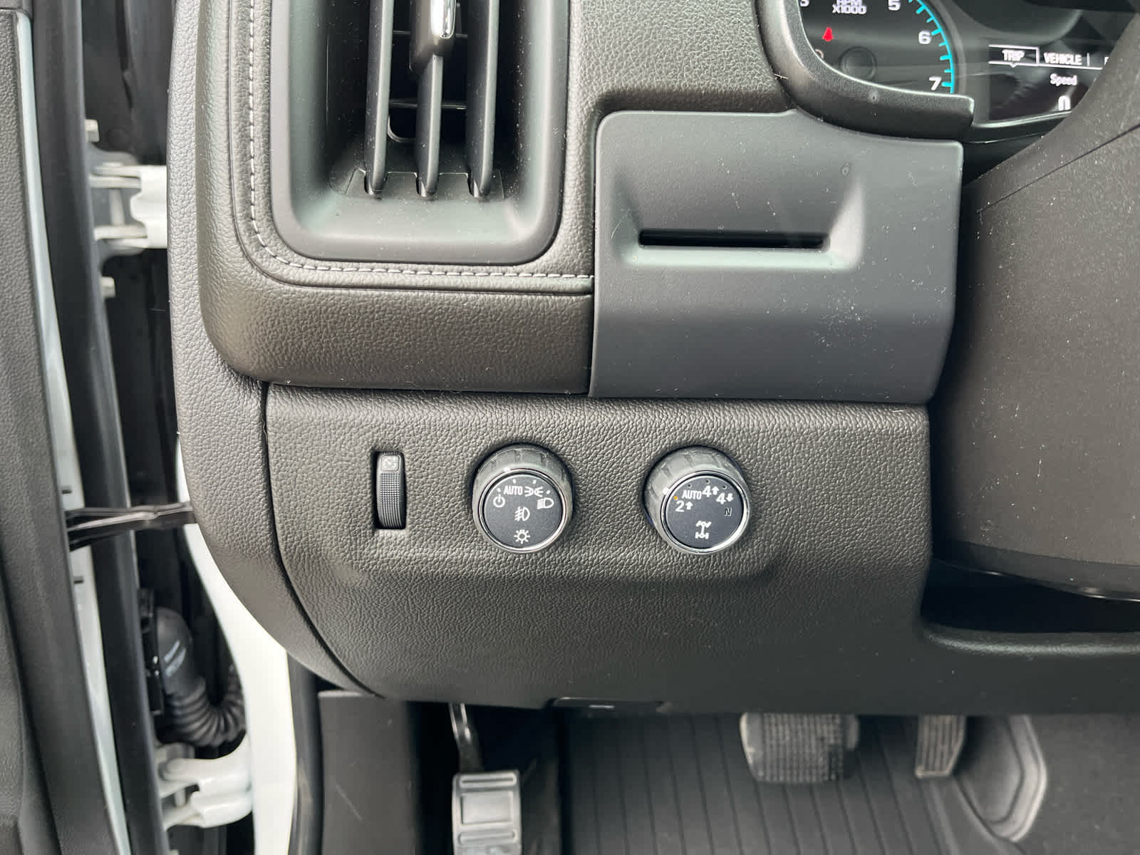 2022 GMC Canyon 4WD Crew Cab Short Box Elevation
