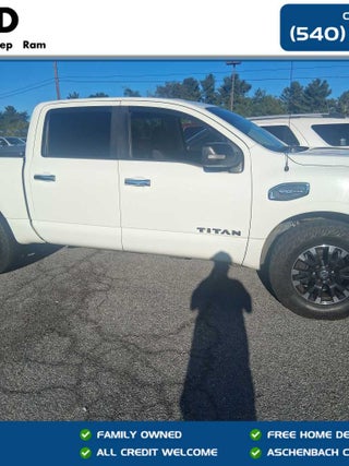 2017 Nissan TITAN SV