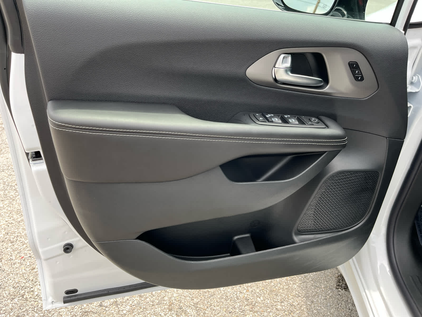 2027 Chrysler Pacifica PACIFICA SELECT