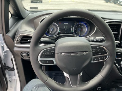 2027 Chrysler Pacifica PACIFICA SELECT