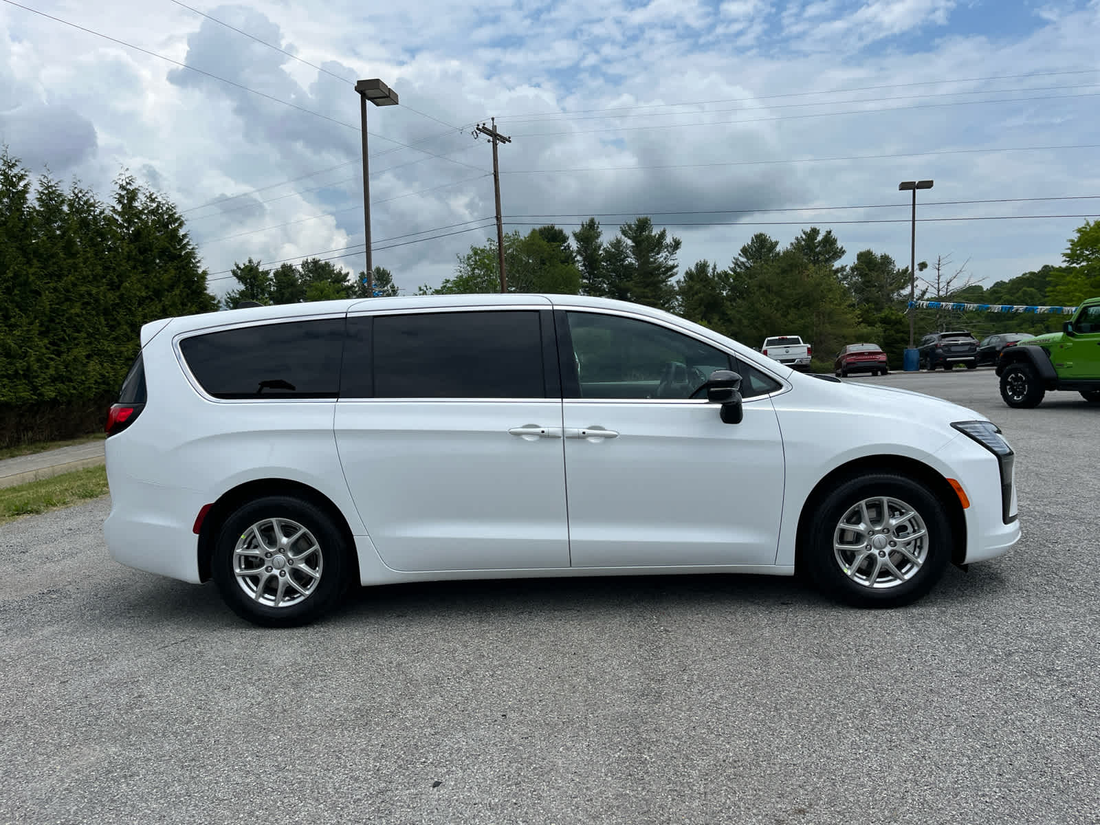 2027 Chrysler Pacifica PACIFICA SELECT