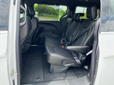 2027 Chrysler Pacifica PACIFICA SELECT