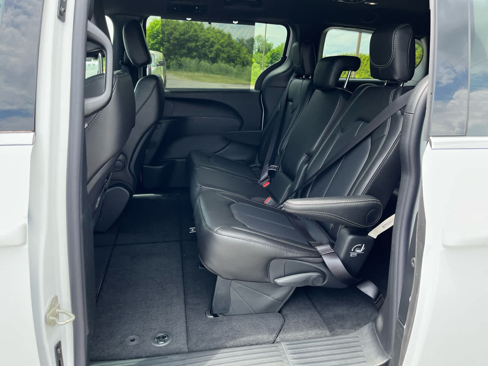 2027 Chrysler Pacifica PACIFICA SELECT