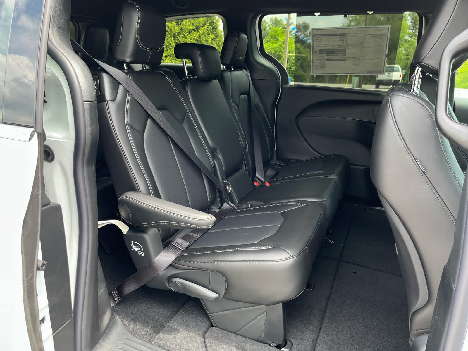 2027 Chrysler Pacifica PACIFICA SELECT