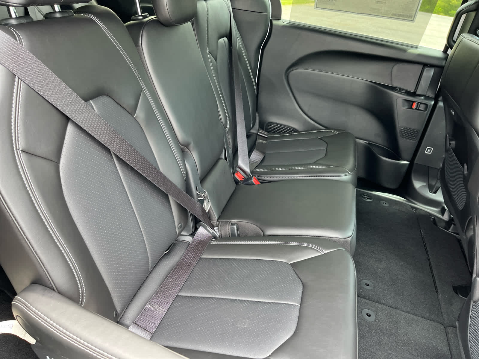 2027 Chrysler Pacifica PACIFICA SELECT