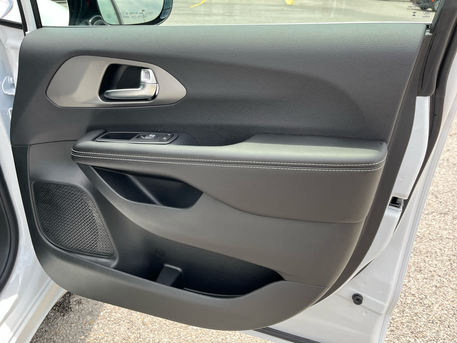 2027 Chrysler Pacifica PACIFICA SELECT
