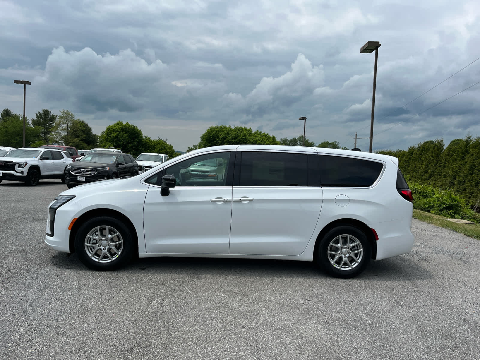 2027 Chrysler Pacifica PACIFICA SELECT