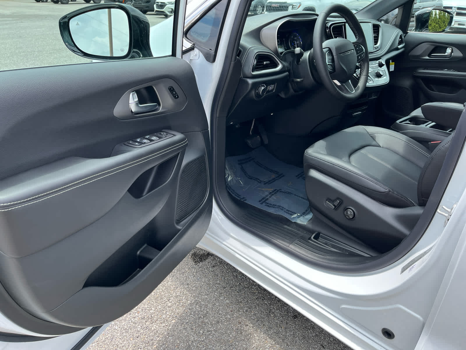 2027 Chrysler Pacifica PACIFICA SELECT