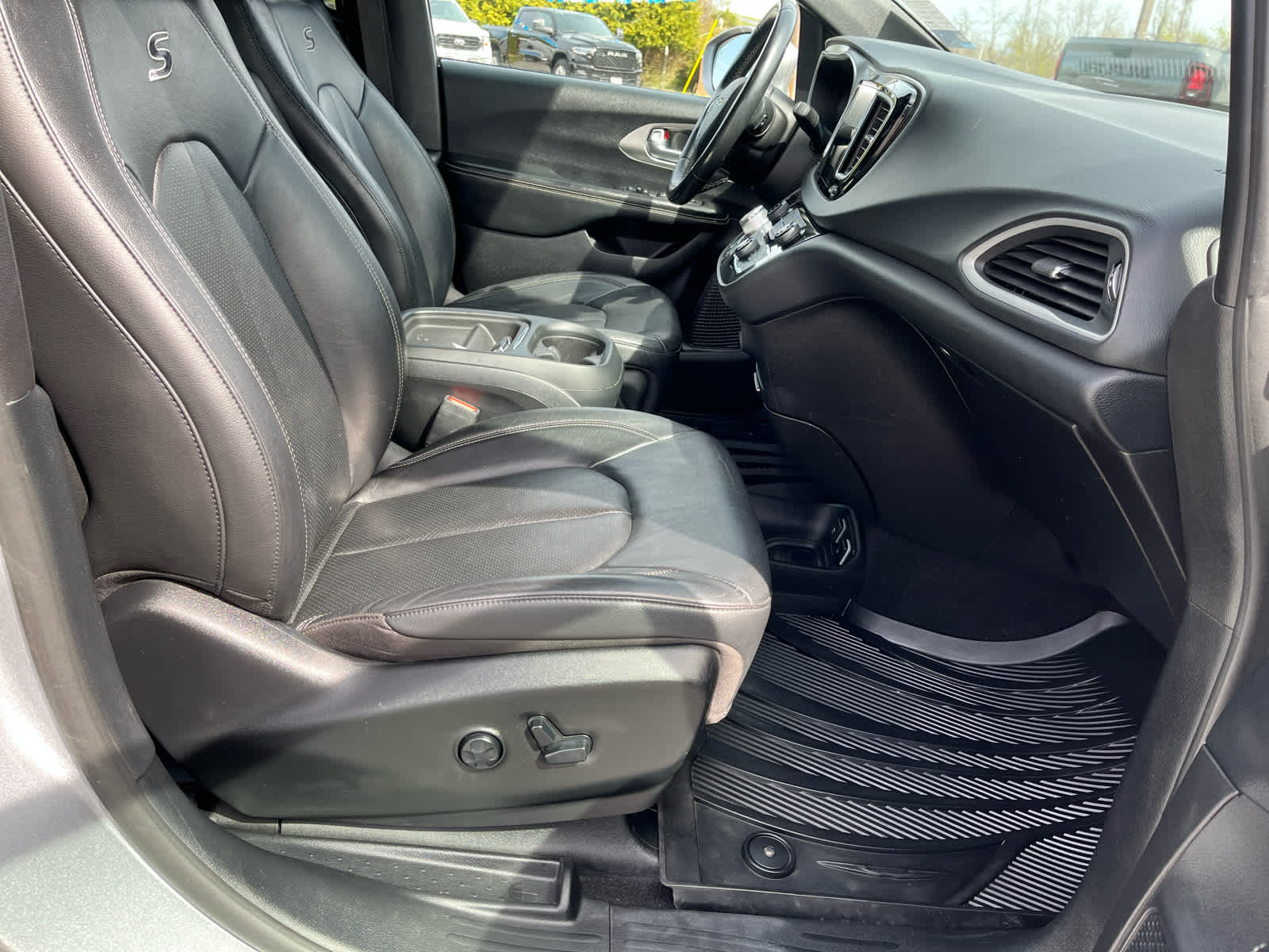 2020 Chrysler Pacifica AWD Launch Edition