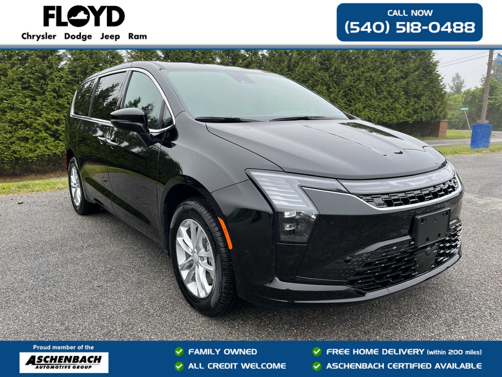 2027 Chrysler Pacifica Select AWD's photo