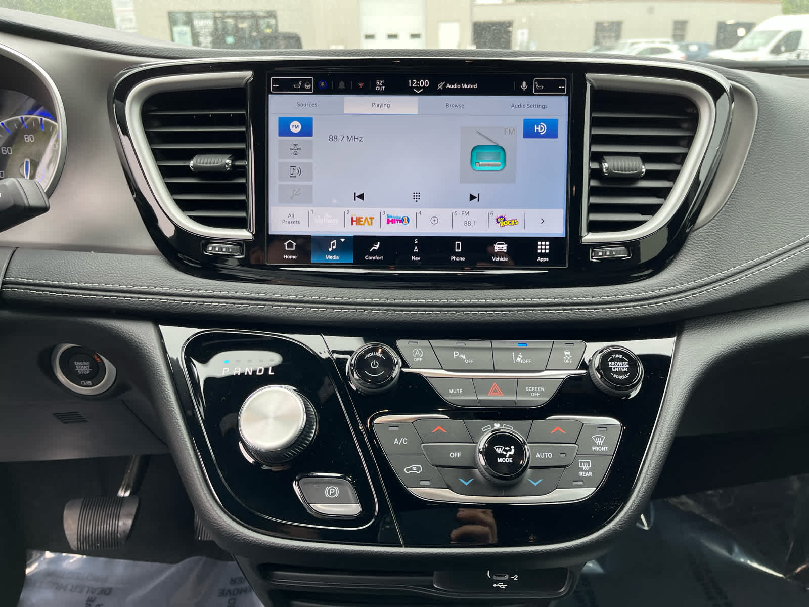 2027 Chrysler Pacifica PACIFICA SELECT AWD