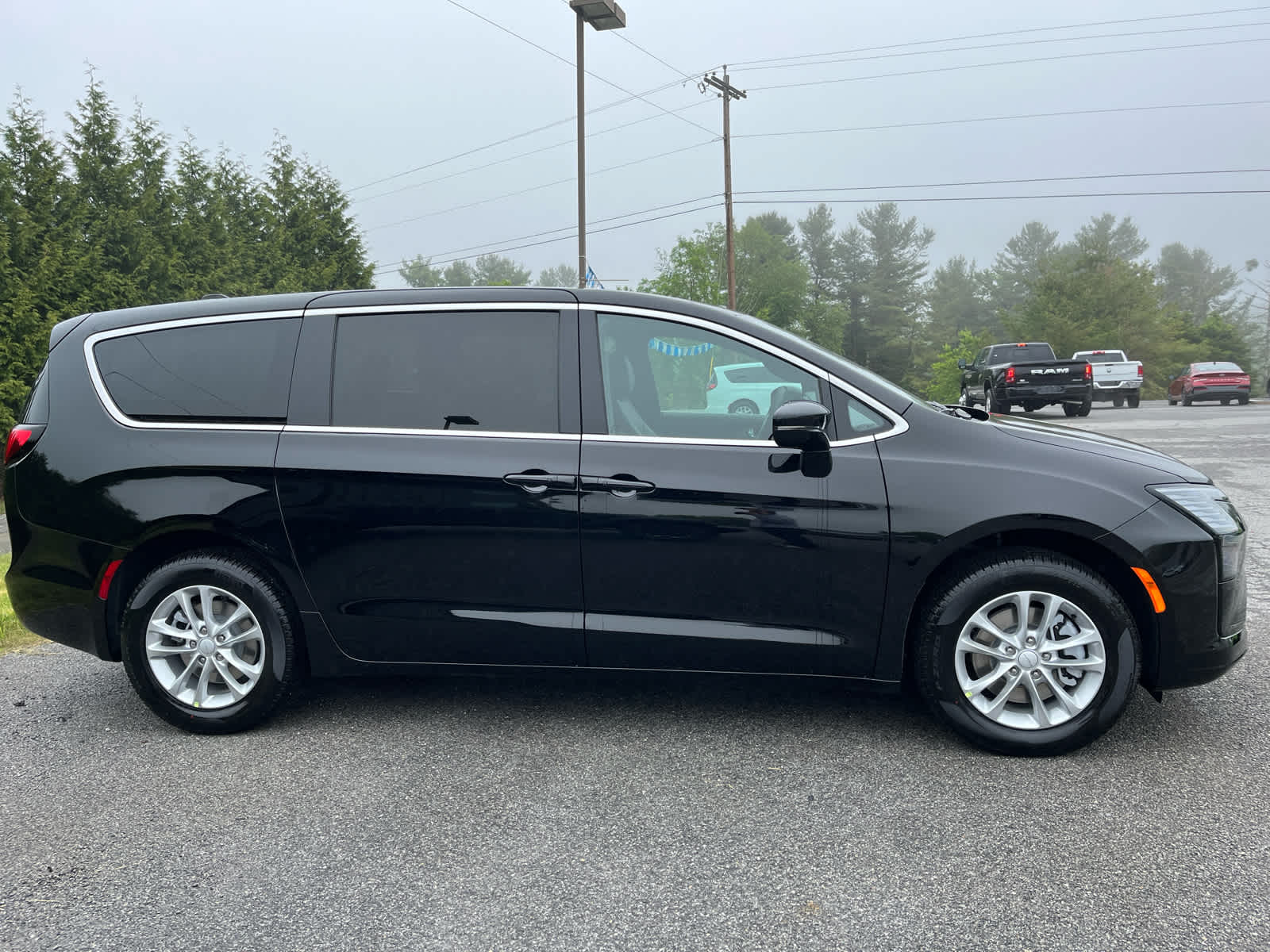 2027 Chrysler Pacifica PACIFICA SELECT AWD