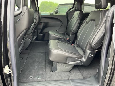 2027 Chrysler Pacifica PACIFICA SELECT AWD