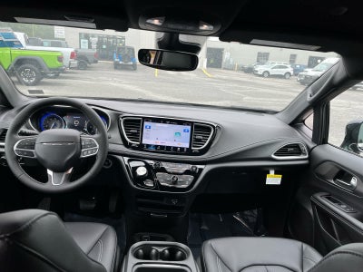 2027 Chrysler Pacifica PACIFICA SELECT AWD