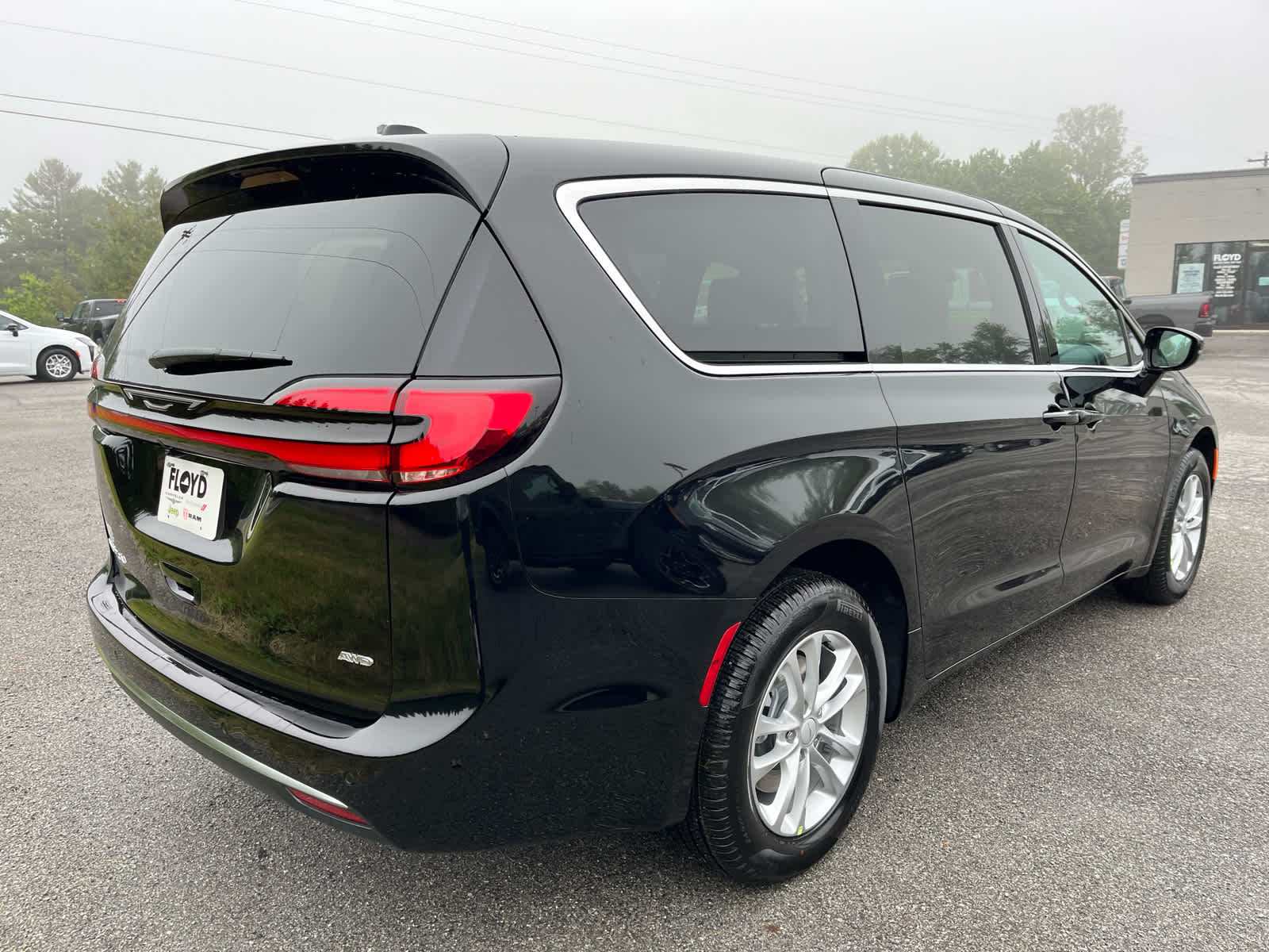 2027 Chrysler Pacifica PACIFICA SELECT AWD