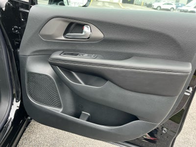 2027 Chrysler Pacifica PACIFICA SELECT AWD