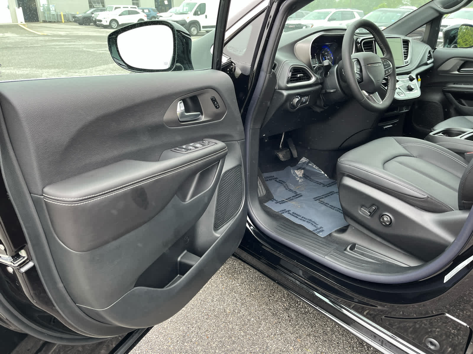 2027 Chrysler Pacifica PACIFICA SELECT AWD