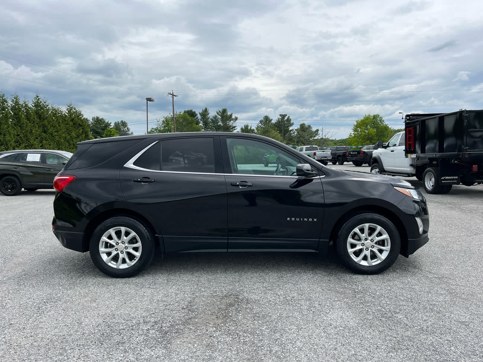 Used 2019 Chevrolet Equinox LT with VIN 2GNAXKEV0K6114176 for sale in Floyd, VA