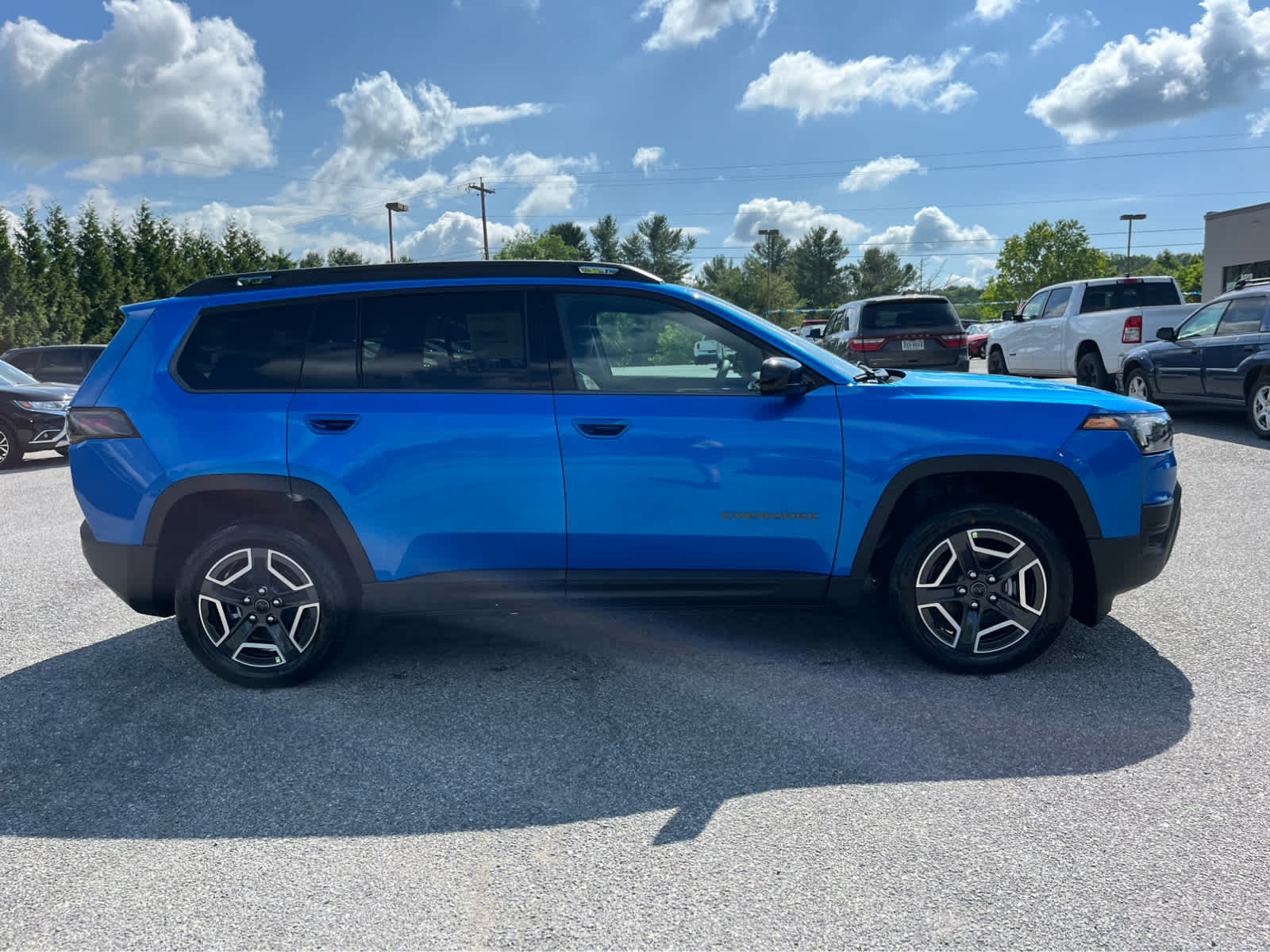 2026 Jeep Cherokee CHEROKEE LAREDO 4X4