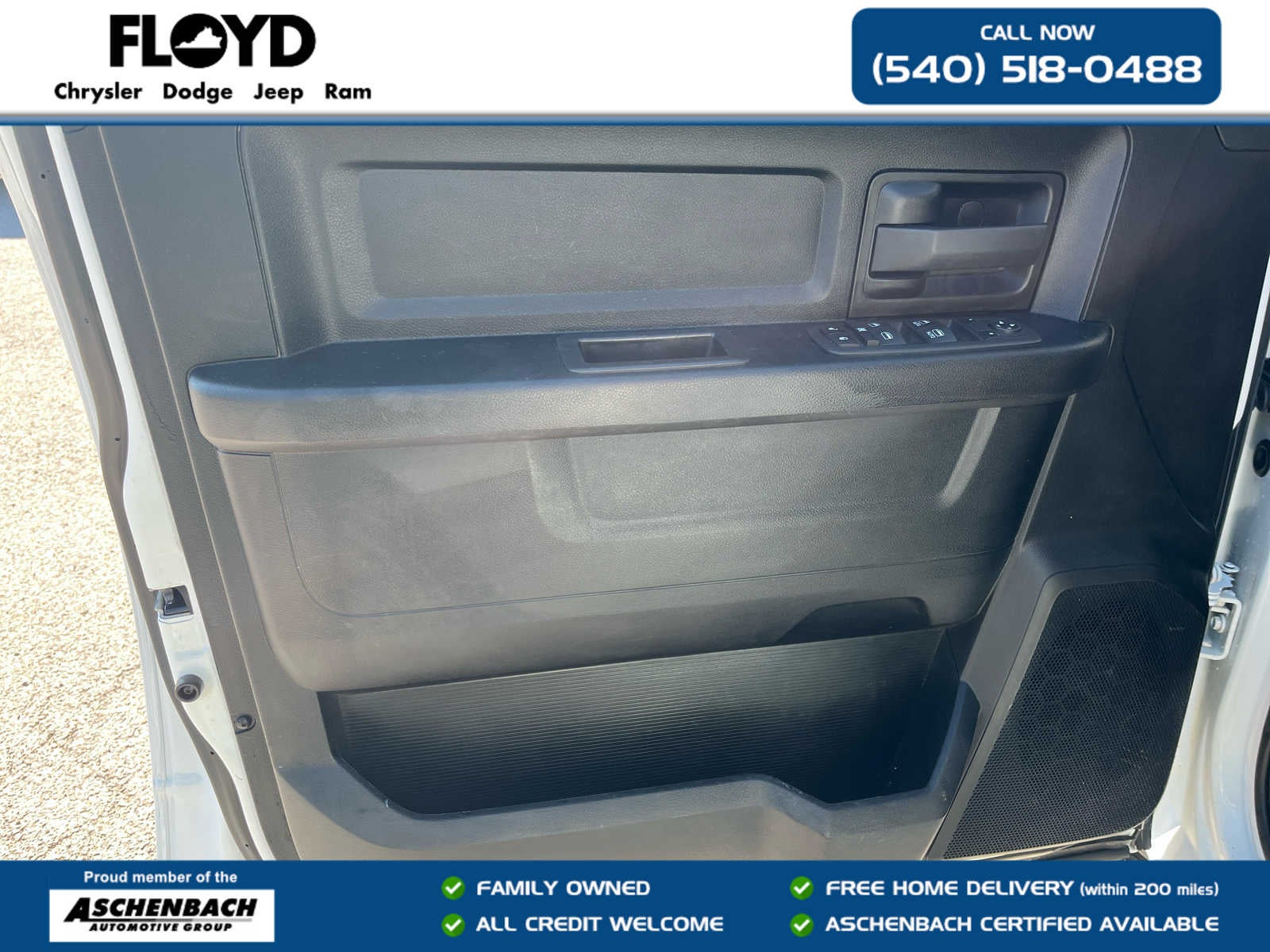 2022 RAM 1500 Classic Tradesman Crew Cab 4x4 5'7' Box