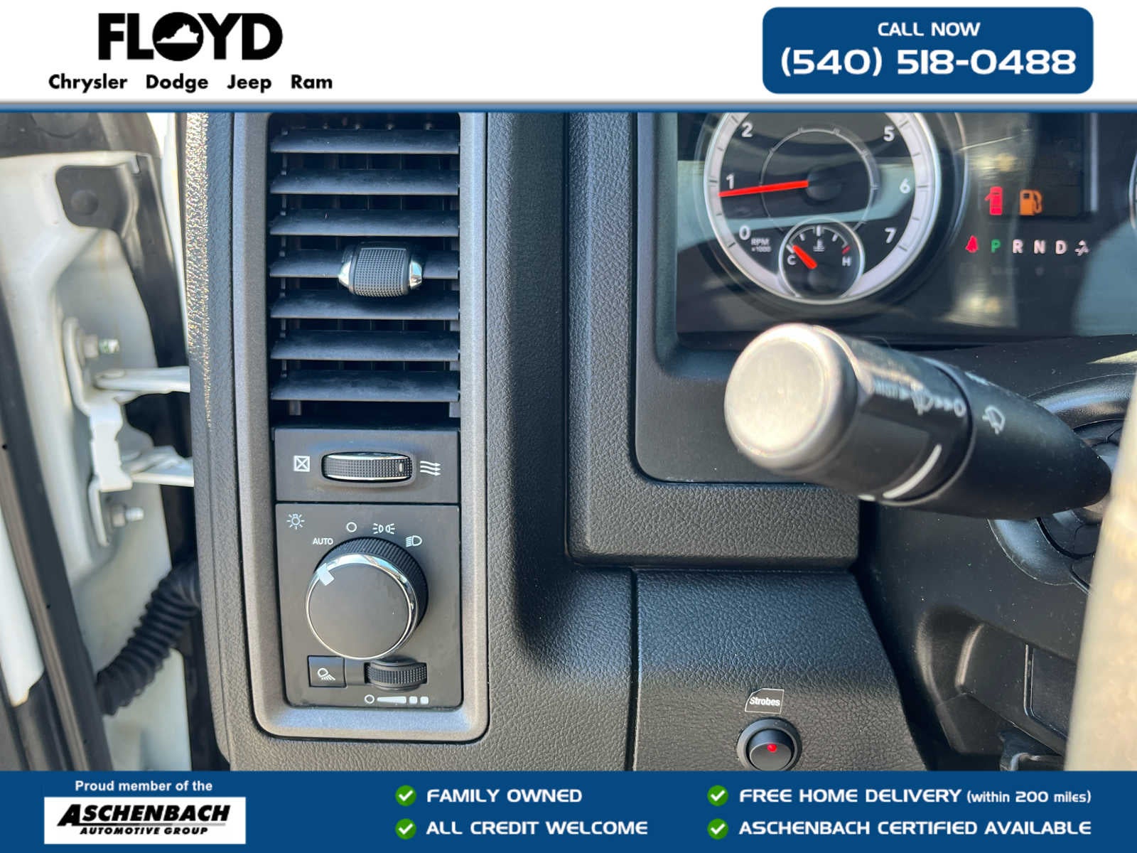 2022 RAM 1500 Classic Tradesman Crew Cab 4x4 5'7' Box