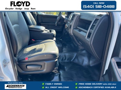 2022 RAM 1500 Classic Tradesman Crew Cab 4x4 5'7' Box