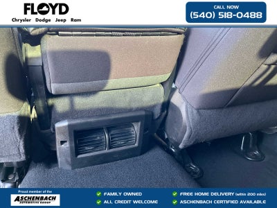 2023 RAM 1500 Classic Tradesman Crew Cab 4x4 5'7' Box