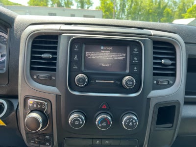 2022 RAM 1500 Classic Tradesman Crew Cab 4x4 5'7' Box